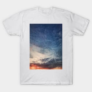 Dreamlike sunset sky T-Shirt